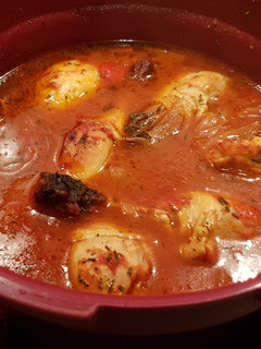 Una foto de Muslos de pollo con pimiento al microondas (tupperware)