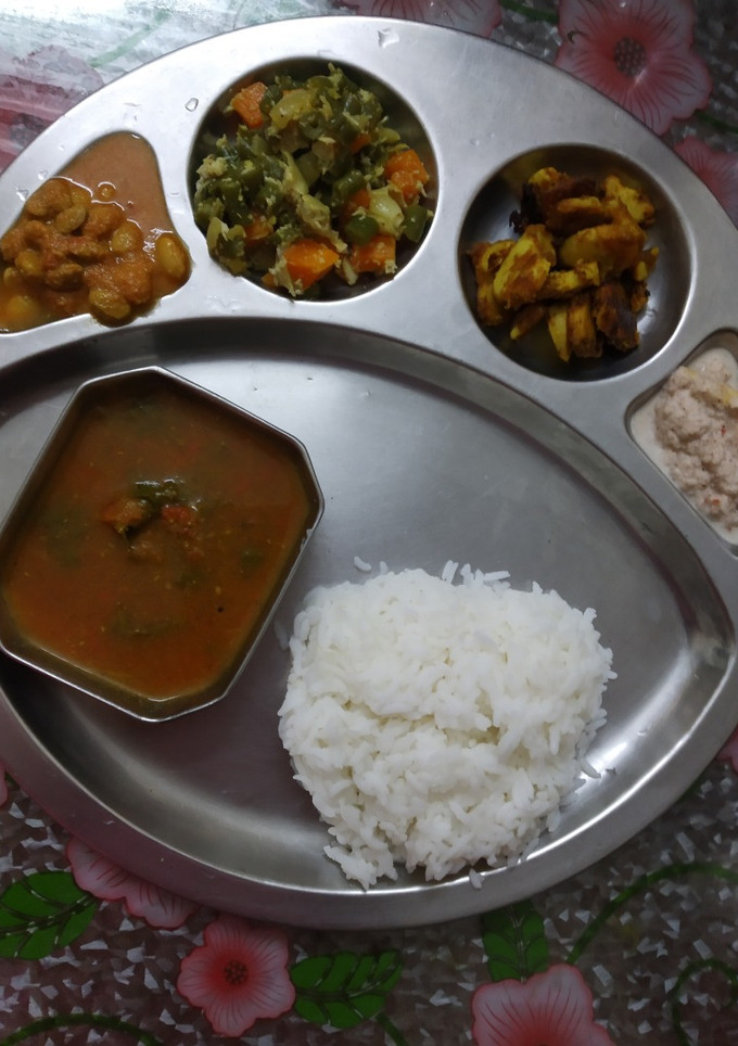 சாதம் மிளகு சட்னி லெமன் ரசம் பீன்ஸ்பொரியல் செய்முறை முக்கிய புகைப்படம்