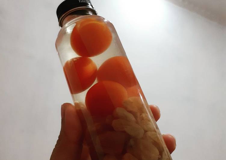 Cara buat Infused water kismis*tomat ceri  yang Lezat Sekali