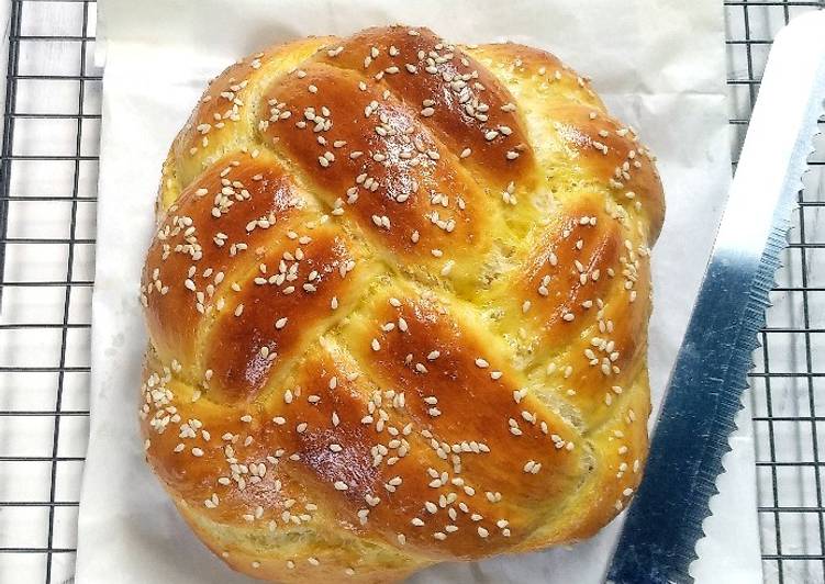 Challah bread