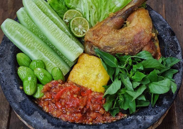 Penyetan sambel terasi