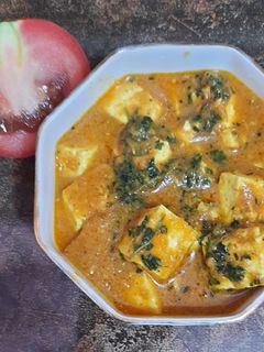 शाही पनीर(shahi paneer recipe in hindi) रेसिपी मुख्य फोटो