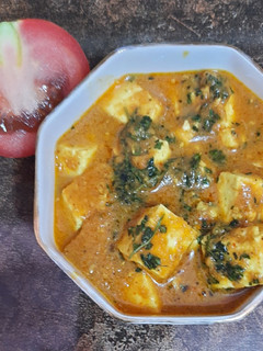 शाही पनीर(shahi paneer recipe in hindi) रेसिपी मुख्य फोटो
