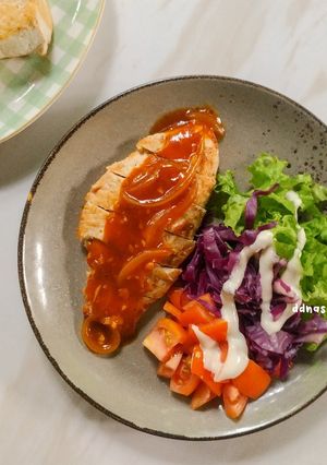 Foto resep Ayam Panggang Saus Barbeque dengan Salad Sayur