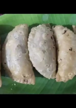 मावा गुजिया (Mawa Gujiya recipe in hindi) रेसिपी मुख्य फोटो