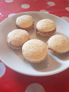 Una foto de Alfajores de dulce de leche y coco
