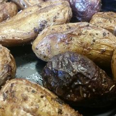 A picture of Roasted Fingerlings.