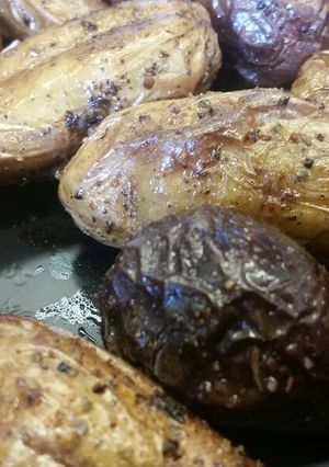A picture of Roasted Fingerlings.
