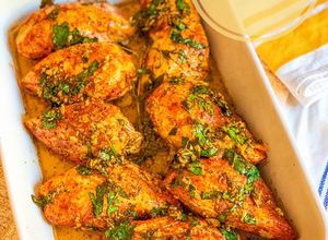 Foto resep Dada Ayam Panggang Bumbu Mentega Bawang Putih