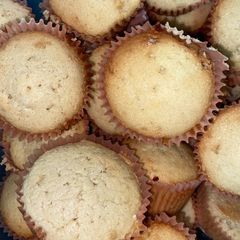 A picture of Soft vanilla cake.