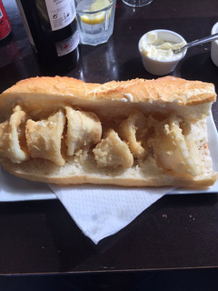 Una foto de Bocadillo de calamares