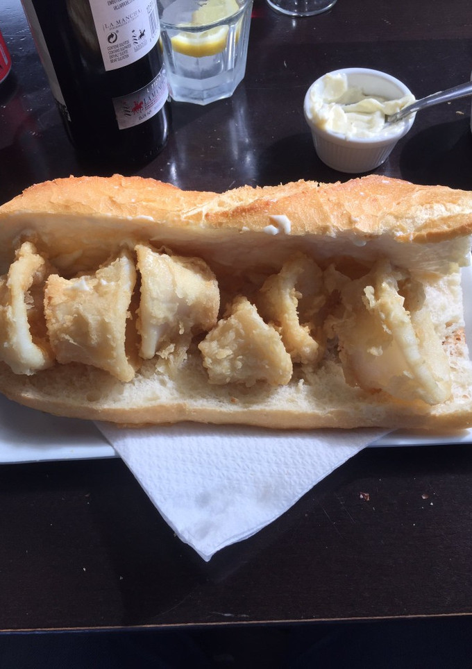 Una foto de Bocadillo de calamares