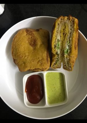 ચીઝ ચીલી બ્રેડ પકોડા રેસીપી મુખ્ય ફોટો
