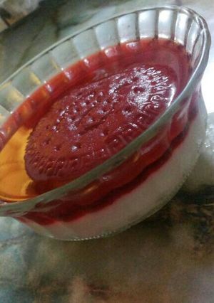 A picture of Jello with Mahalabia Pudding 😍.