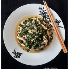 A picture of Green onion & Schezwan pepper Chicken (Healthy Chicken option).