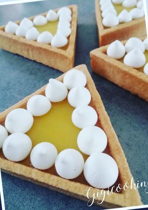 Une photo de Tartelettes à la crème de citron et perles de meringue