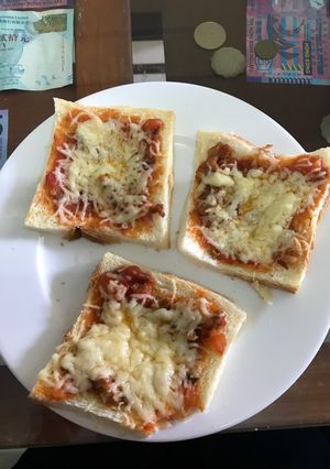 Hình của món Pizza mini đơn giản.