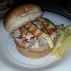 A picture of Shredded chicken burger.