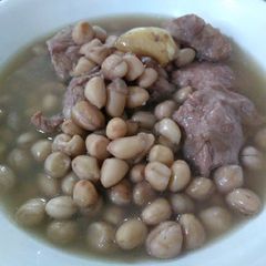 A picture of 花生焖排骨 Braised Pork Rib with Peanuts.