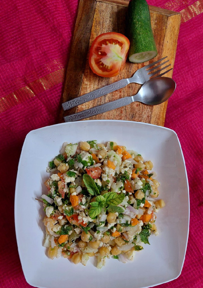 मेडिटेरेनियन चिकपी सलाद(mediterranean chickpea salad recipe in hindi) रेसिपी मुख्य फोटो