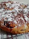 Cozonac cu gem de prune, cireșe din dulceața și nucă măcinată