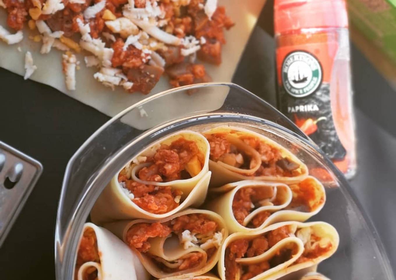 Chicken lasagna rolls