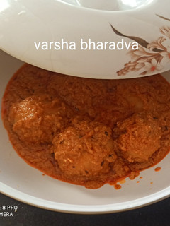 दम आलू (dam aloo recipe in hindi) रेसिपी मुख्य फोटो