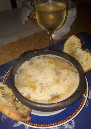 Una foto de Camarones al pil pil 🥣