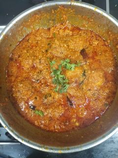 દમ આલૂ (Dum Aloo Recipe In Gujarati) રેસીપી મુખ્ય ફોટો