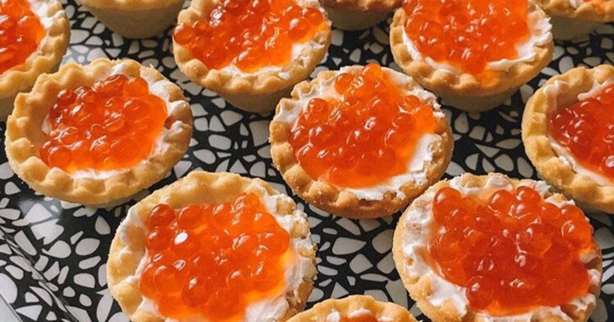 Тарталетки с икрой и творожным сыром фото