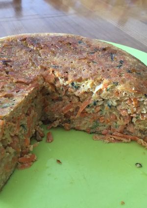 Una foto de Tortilla de zapallito, zanahoria y corn flakes