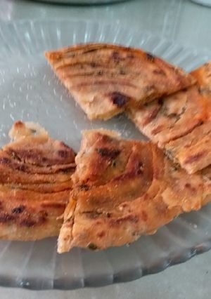 A picture of Masala kasuri methi laccha Paratha.