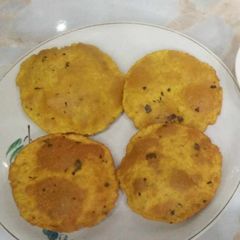 A picture of Roasted Gram Flour Puri.