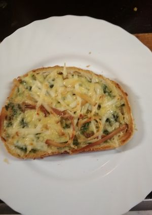 Zöldfűszeres melegszendvics recept fotója