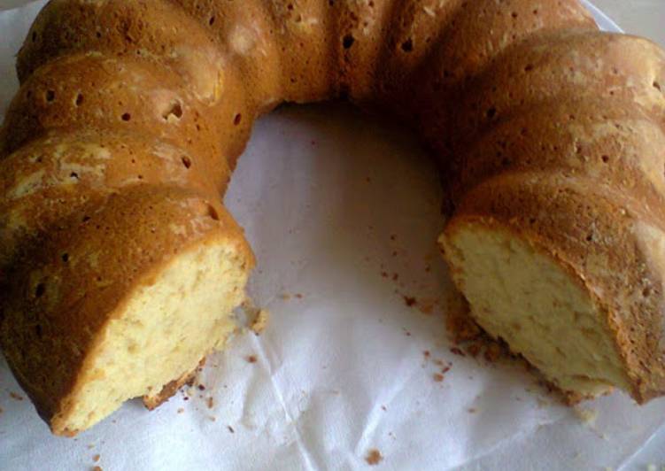 Steps to Prepare Homemade Lemon Zest Bundt Cake