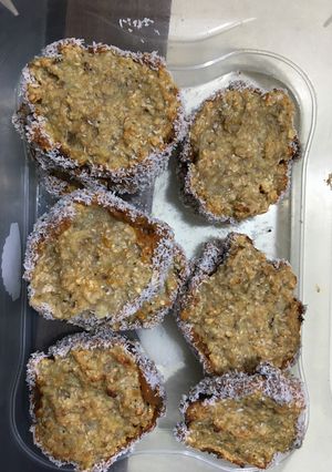 Una foto de ALFAJORES DE AVENA Y BANANA rellenos de dulce de leche