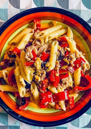 A picture of Tuna and Bell Pepper Pasta Salad.