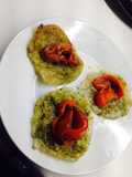 Tortitas de brócoli con pimientos rojos