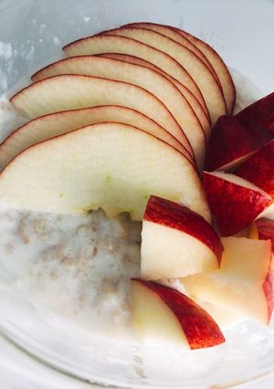 Hình của món Eat clean- cháo yến mạch trái cây, bữa sáng nhanh gọn đủ chất.