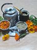 Mate con pétalos de caléndula