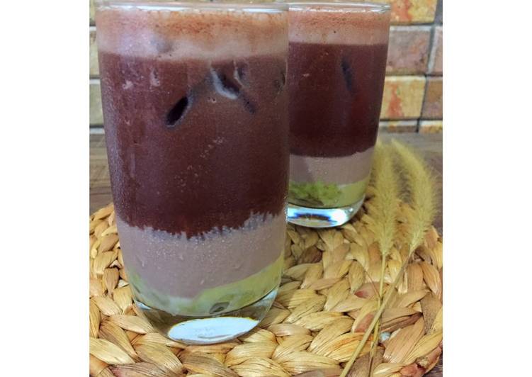 Langkah Mudah untuk Membuat Ice Chocolate Latte Avocado Anti Gagal
