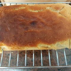 A picture of Zesty lemon/lime cake.