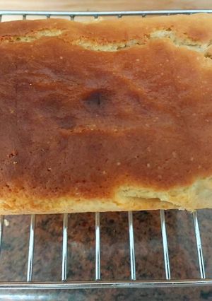 A picture of Zesty lemon/lime cake.