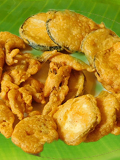 வாழைக்காய் வாழைப்பூ பஜ்ஜிகள் செய்முறை முக்கிய புகைப்படம்
