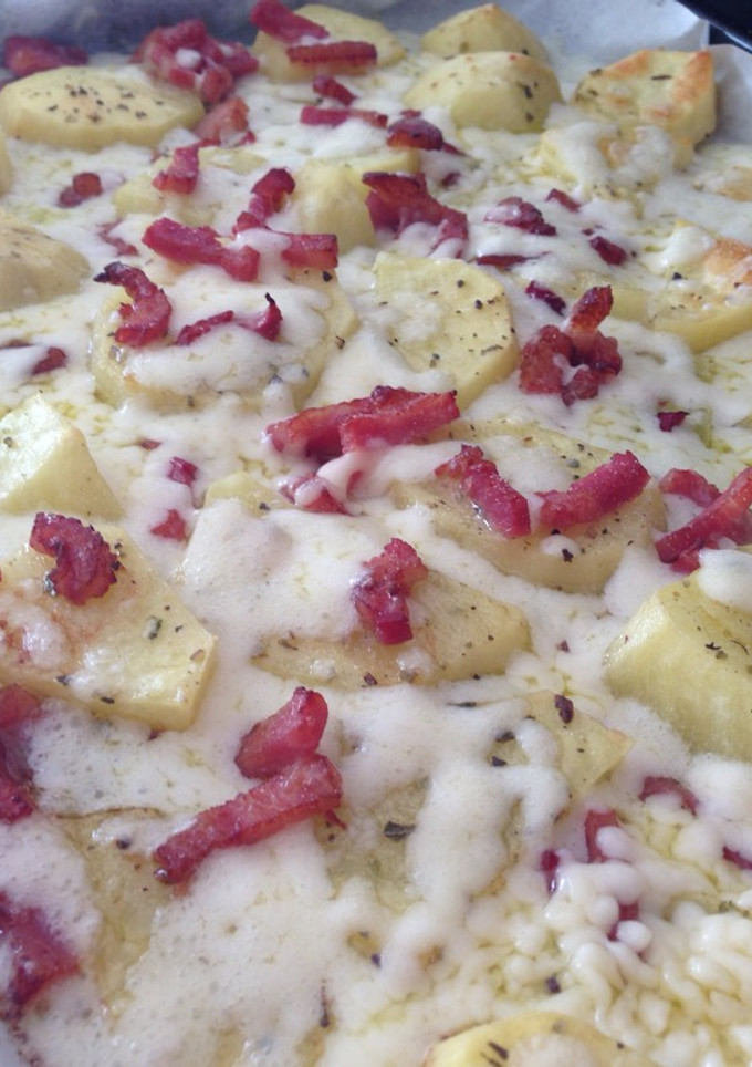 Una foto de Patatas gratinadas con queso y bacon