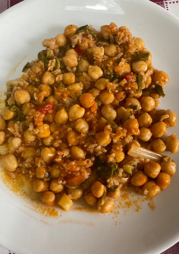 Una foto de Potaje de garbanzos con arroz integral