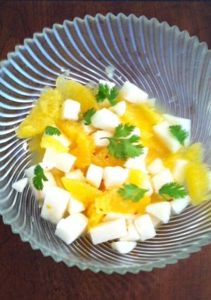 Una foto de XEC o XE'EK, ENSALADA DE JÍCAMA Y CÍTRICOS