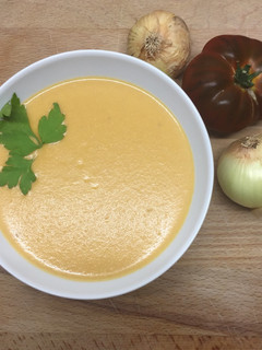 Una foto de Crema de tomate con queso Philadelphia, muy suave!