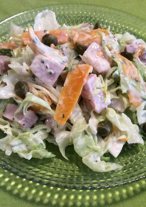 Une photo de Salade fraîche à la mimolette et au jambon