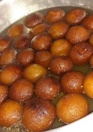 A picture of Eggless Gulab Jamun😋.